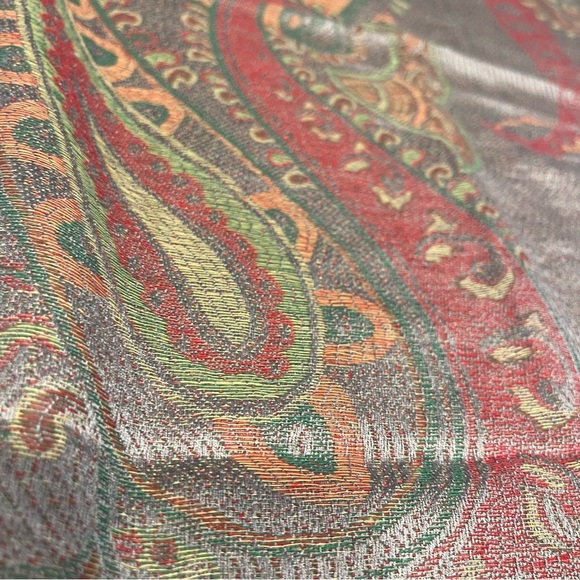 Cashmere Paisley Patterned Scarf 28” x 70” - Picture 4 of 5